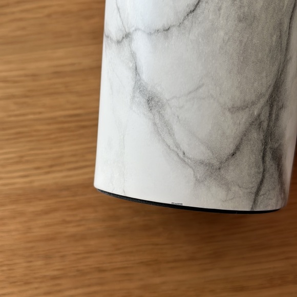 CORKCICLE Snowdrift - Marbled Insulated Drink Bottle / Water Bottle - Picture 3 of 3